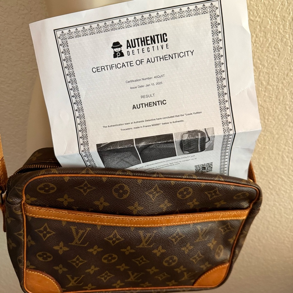 Authenticated Louis Vuitton Monogram Trocadero Crossbody NO0991 - Picture 2 of 15